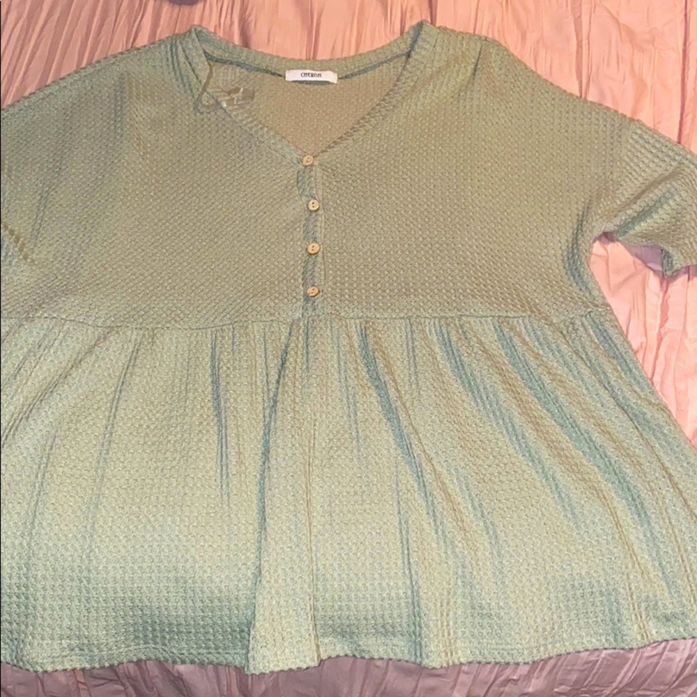Boutique waffle knit top w/ buttons